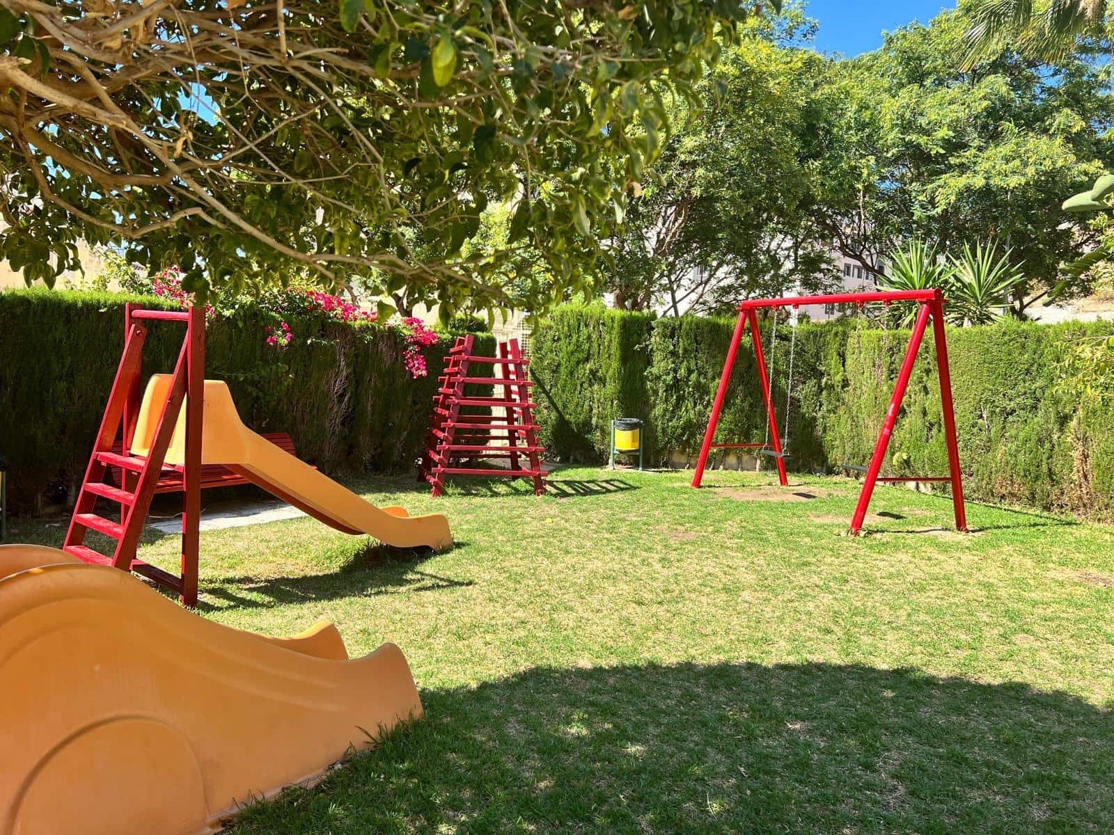 2 slaapkamer Appartement te koop in Torrequebrada met zwembad garage - € 294.000 (Ref: 9780490)