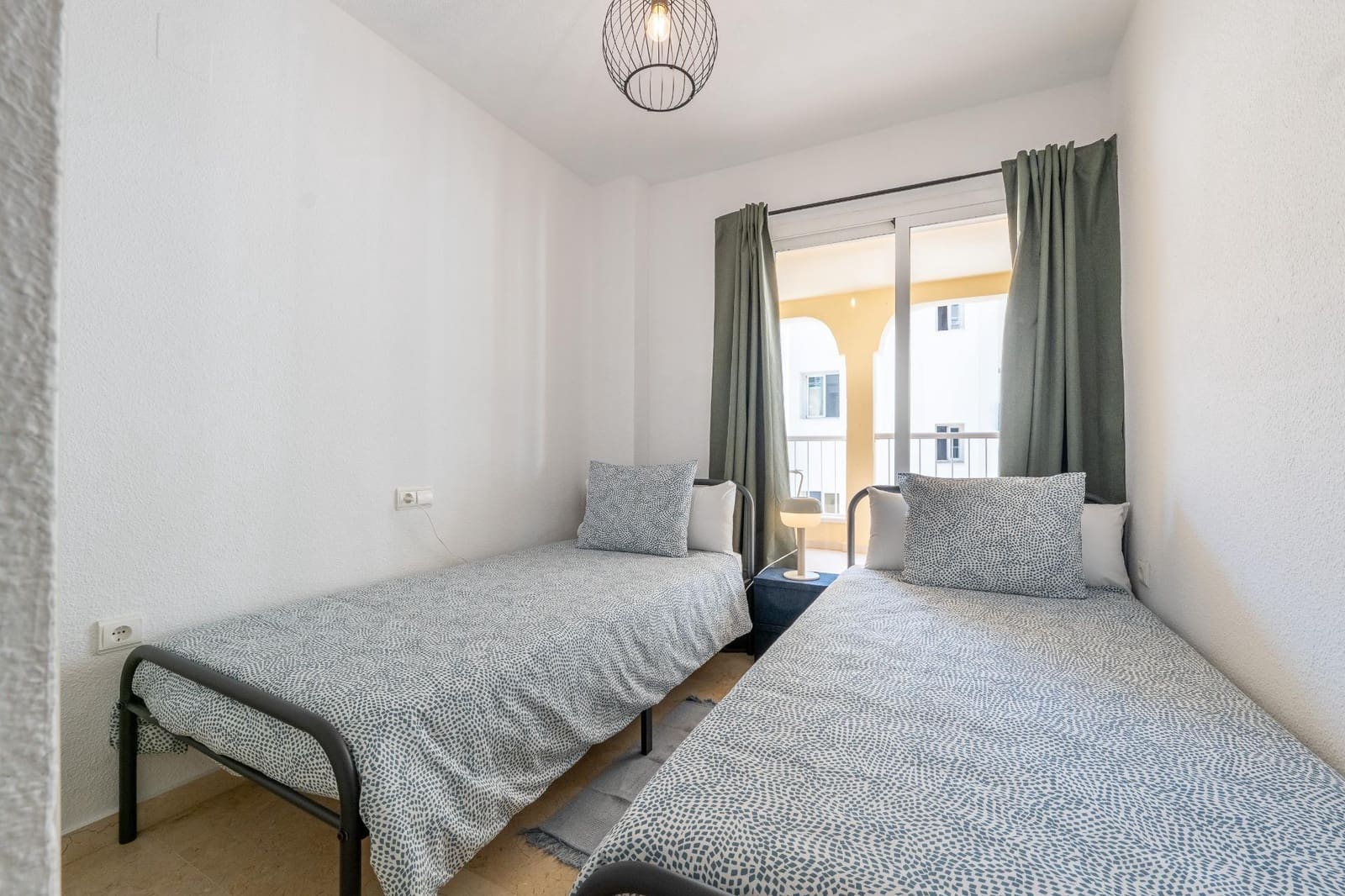 2 slaapkamer Appartement te koop in Torrequebrada met zwembad garage - € 294.000 (Ref: 9780490)