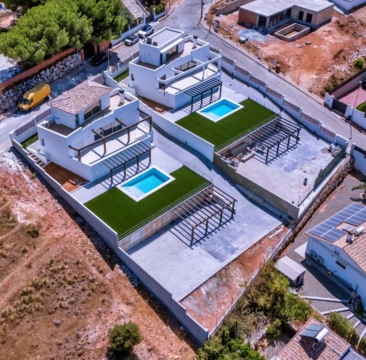 4 bedroom Villa for sale in Pinos de Alhaurin with pool garage - € 850,000 (Ref: 9820445)