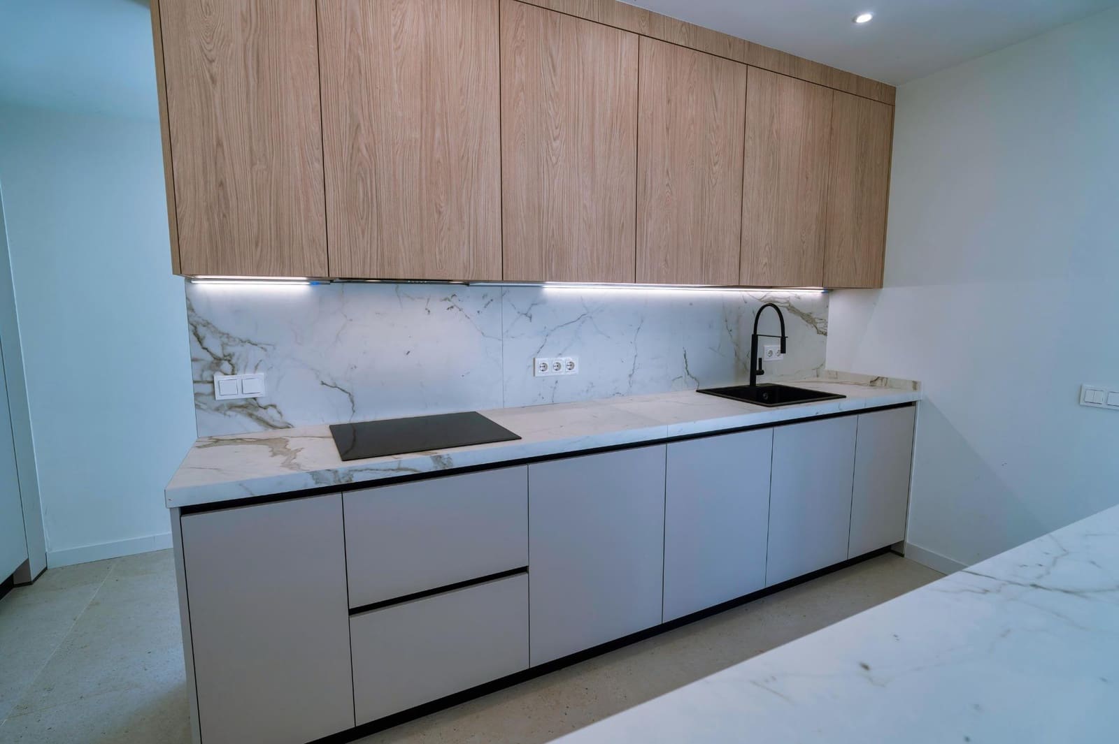 4 bedroom Villa for sale in Pinos de Alhaurin with pool garage - € 850,000 (Ref: 9820445)