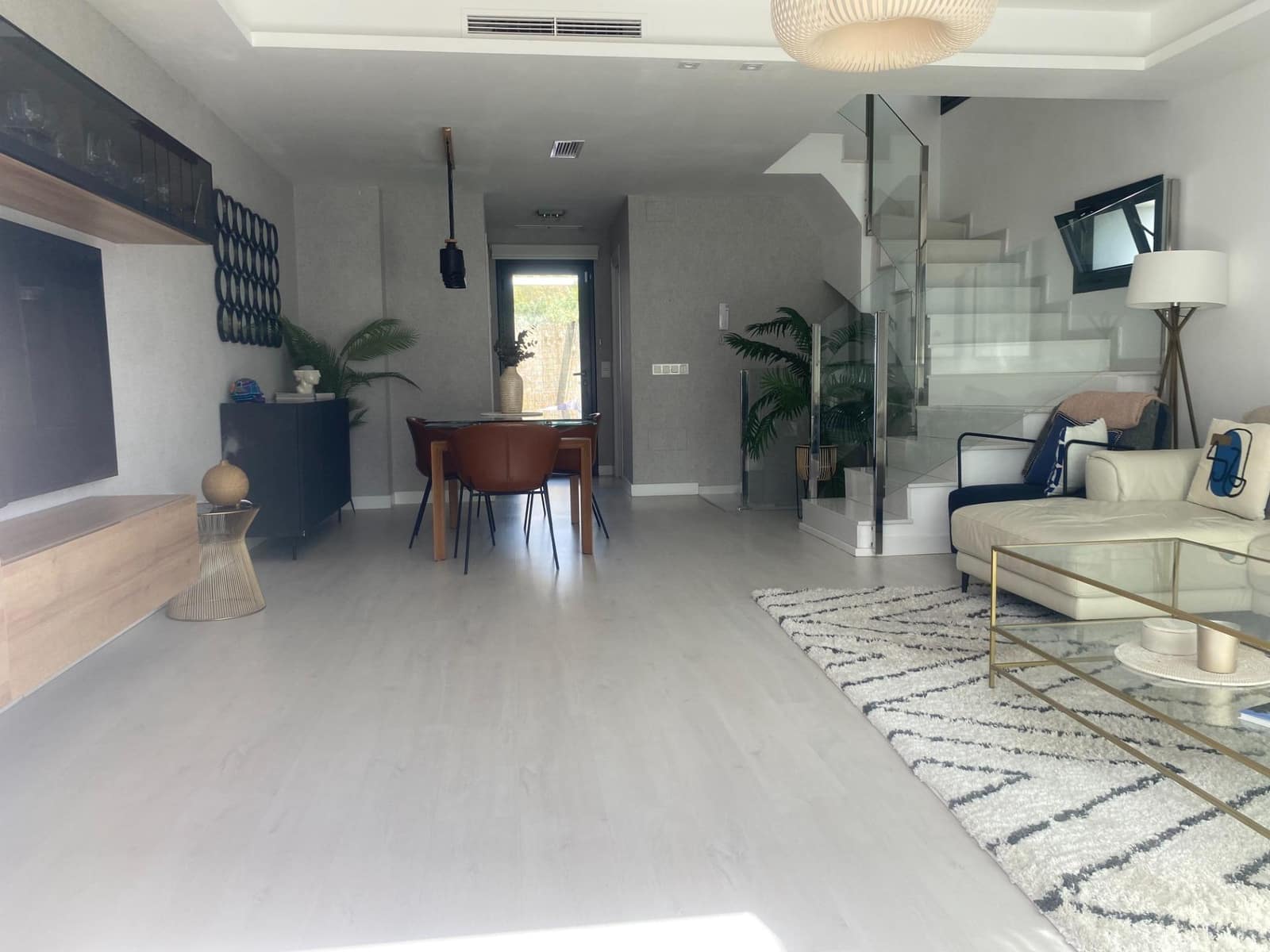 5 soveværelse Semi-Rækkehus til salg i Rincon de la Victoria med swimmingpool garage - € 600.000 (Ref: 9820446)