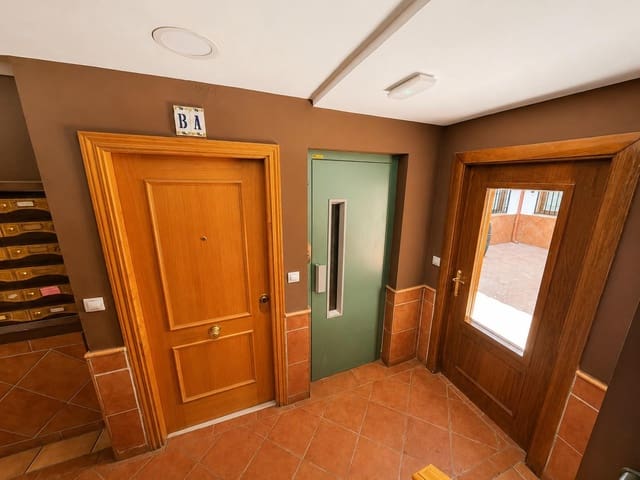 2 Zimmer Apartment zu verkaufen in Granada Stadt - 219.000 € (Ref: 9907512)