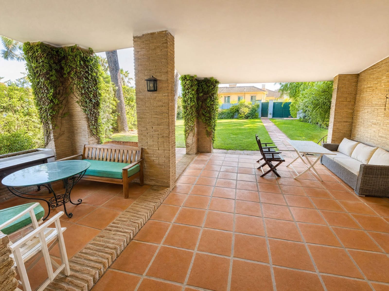 4 bedroom Villa for sale in El Puerto de Santa Maria - € 1,100,000 (Ref: 9932086)