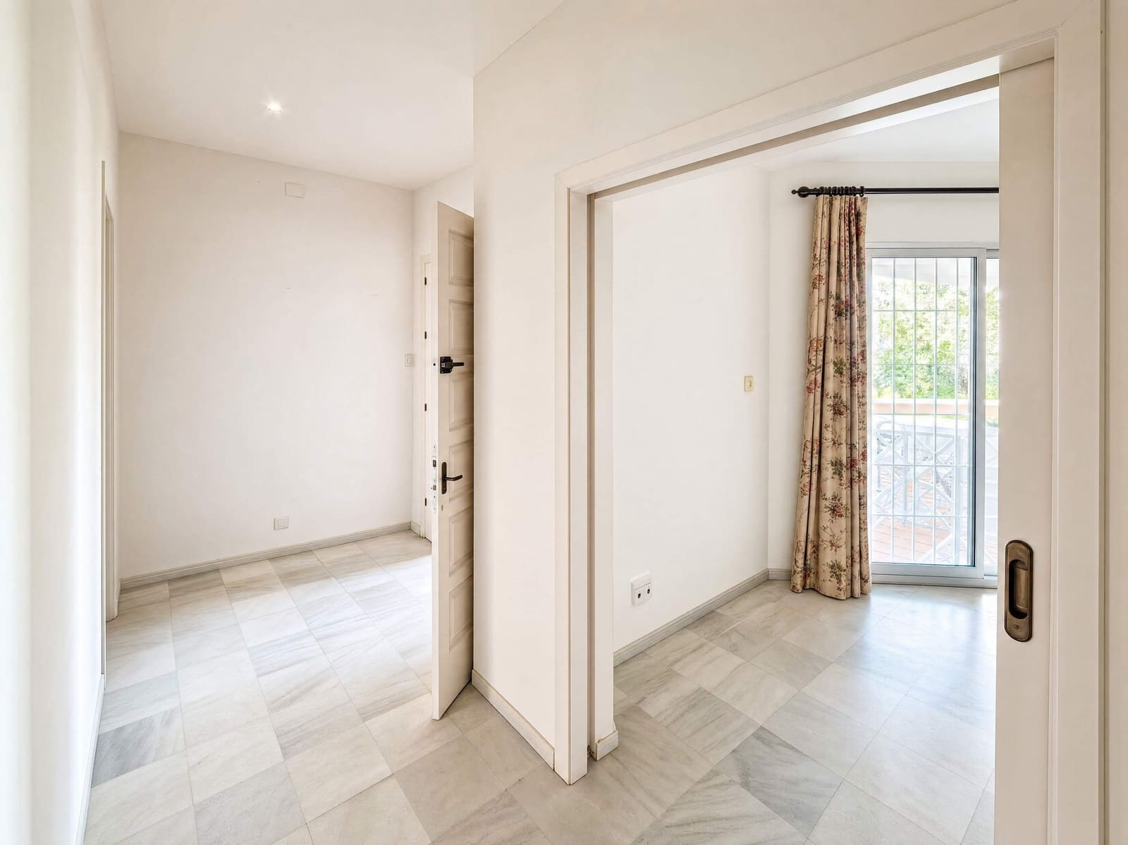 4 bedroom Villa for sale in El Puerto de Santa Maria - € 1,100,000 (Ref: 9932086)