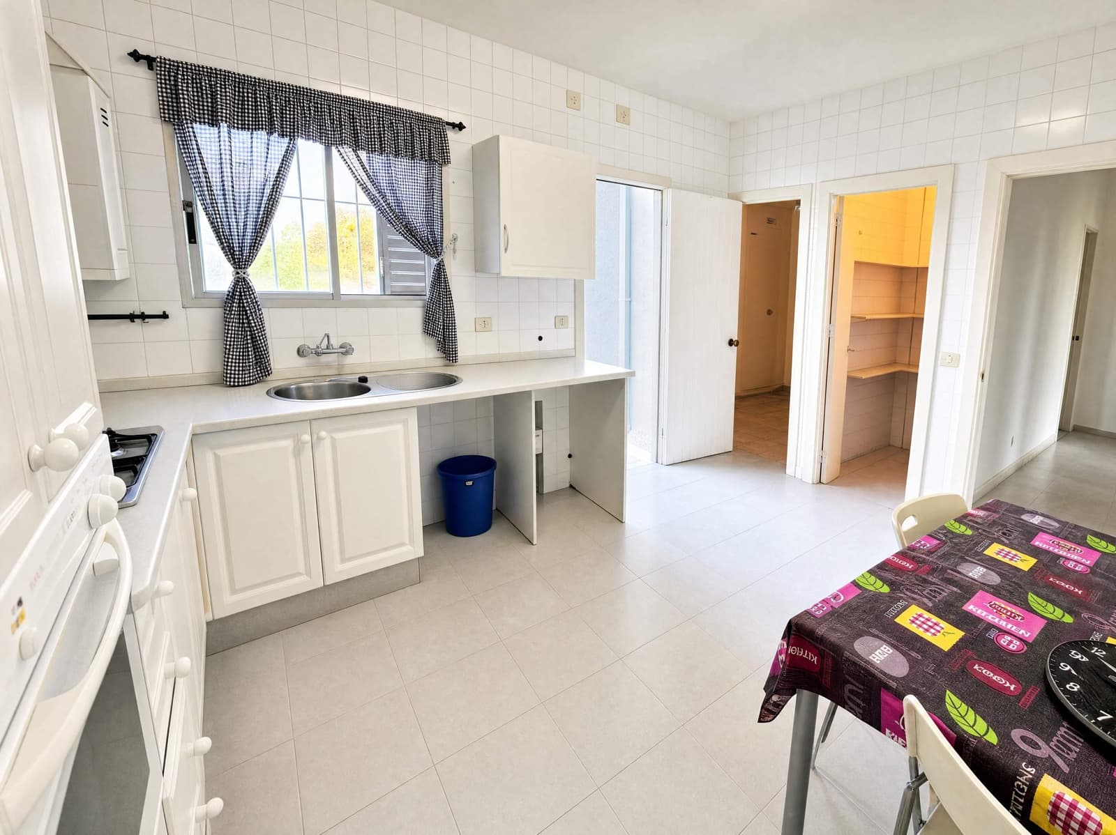 4 bedroom Villa for sale in El Puerto de Santa Maria - € 1,100,000 (Ref: 9932086)