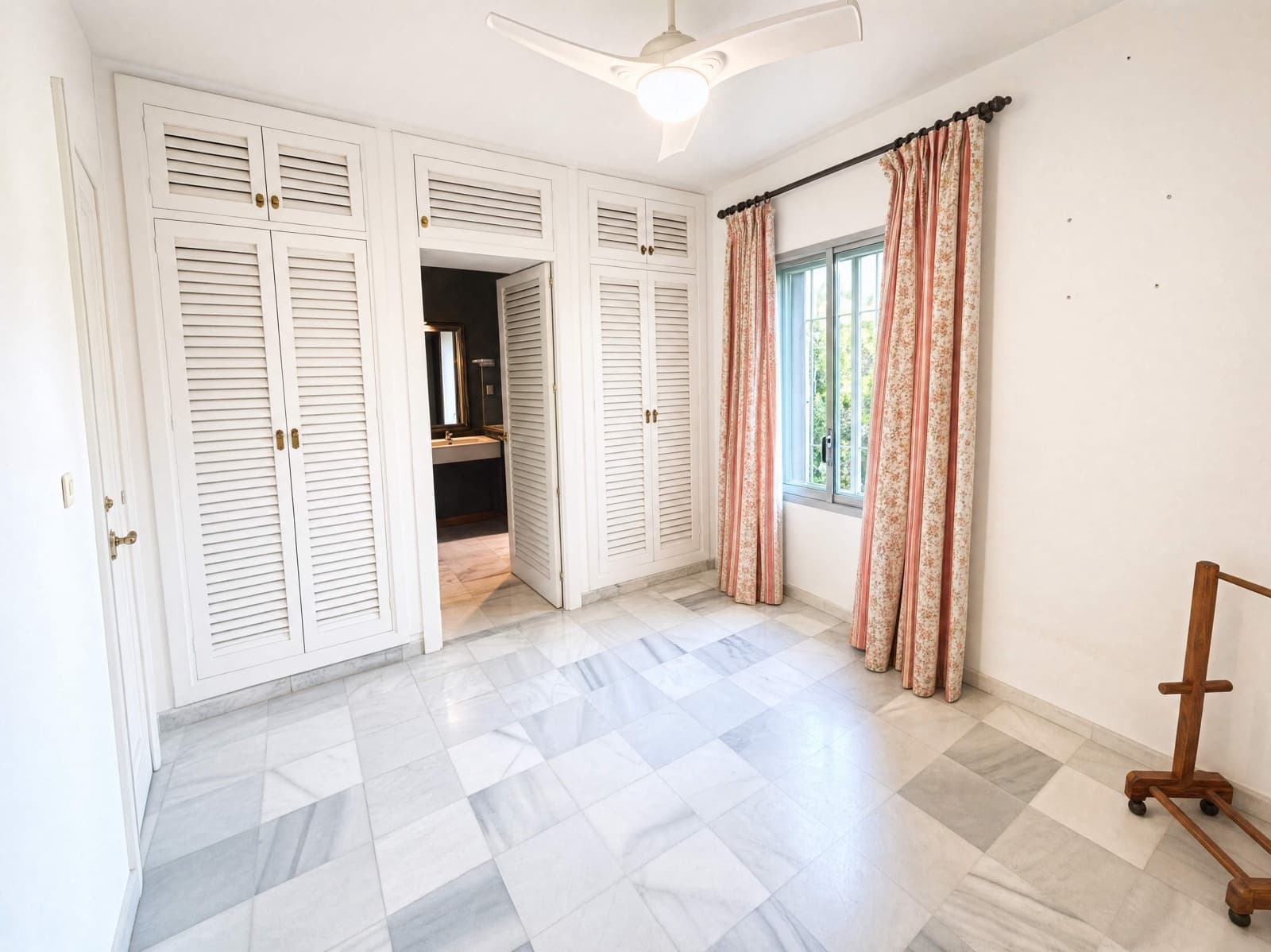4 bedroom Villa for sale in El Puerto de Santa Maria - € 1,100,000 (Ref: 9932086)