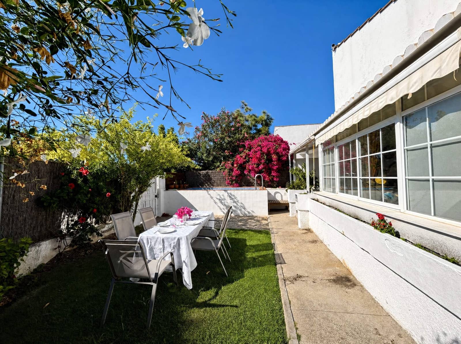 3 bedroom Semi-detached Villa for sale in El Puerto de Santa Maria with pool - € 590,000 (Ref: 9932087)