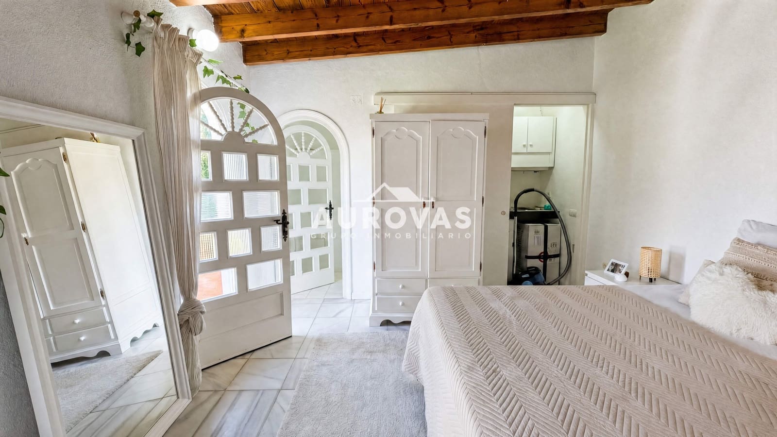 5 bedroom Villa for sale in El Puerto de Santa Maria with pool garage - € 1,150,000 (Ref: 9932089)