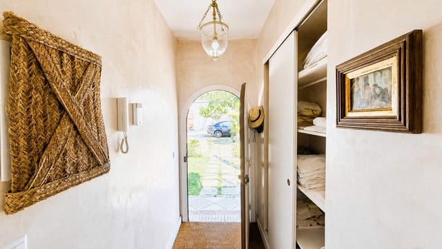 7 soverom Villa til salgs i El Puerto de Santa María med svømmebasseng garasje - € 1 050 000 (Ref: 9932090)