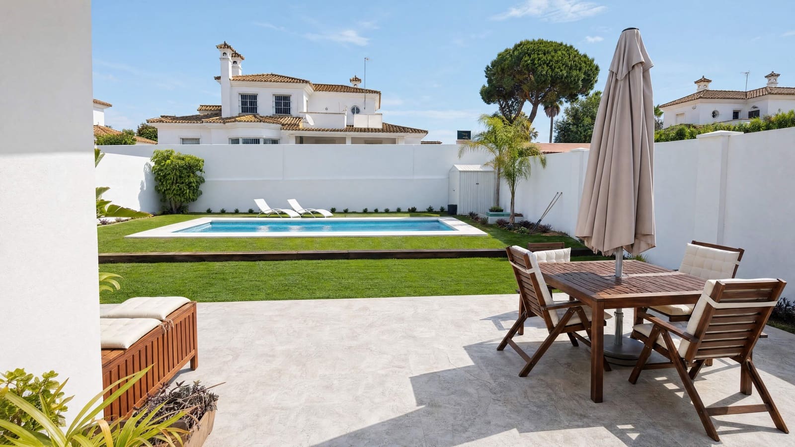 4 bedroom Villa for sale in El Puerto de Santa Maria with pool - € 1,150,000 (Ref: 9932091)
