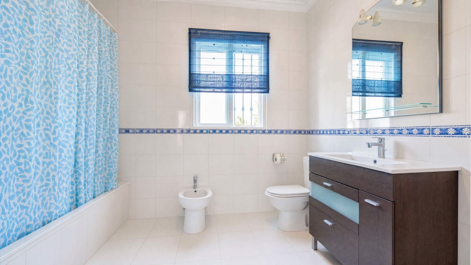 3 bedroom Villa for sale in El Puerto de Santa Maria with garage - € 695,000 (Ref: 9932093)