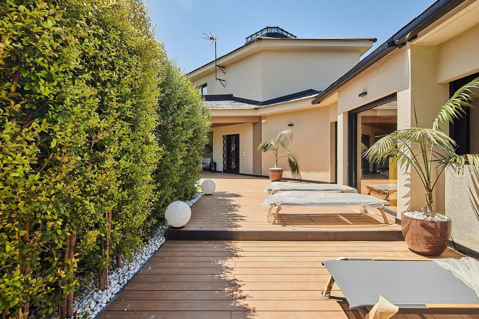 4 bedroom Villa for sale in El Puerto de Santa Maria with pool garage - € 2,350,000 (Ref: 9932095)