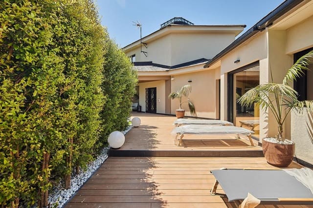4 soverom Villa til salgs i El Puerto de Santa María med svømmebasseng garasje - € 2 350 000 (Ref: 9932095)