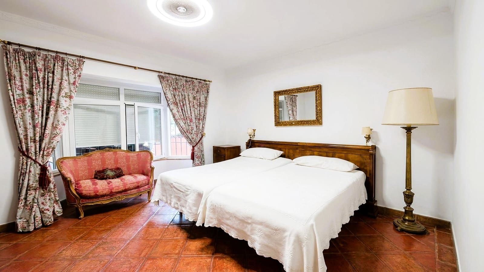 9 bedroom Villa for sale in El Puerto de Santa Maria with pool garage - € 2,100,000 (Ref: 9932097)