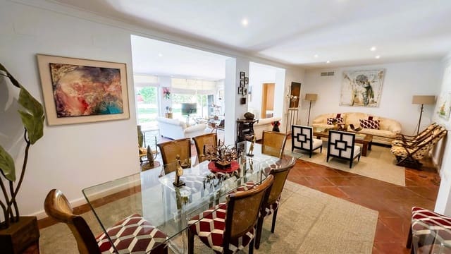 9 chambre Villa/Maison à vendre à El Puerto de Santa María avec piscine garage - 2 100 000 € (Ref: 9932097)