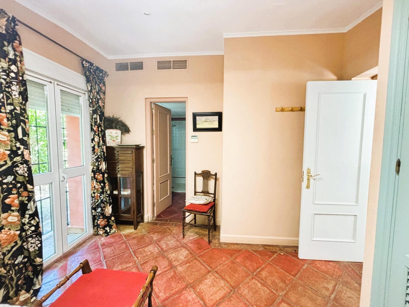 9 bedroom Villa for sale in El Puerto de Santa Maria with pool garage - € 2,100,000 (Ref: 9932097)