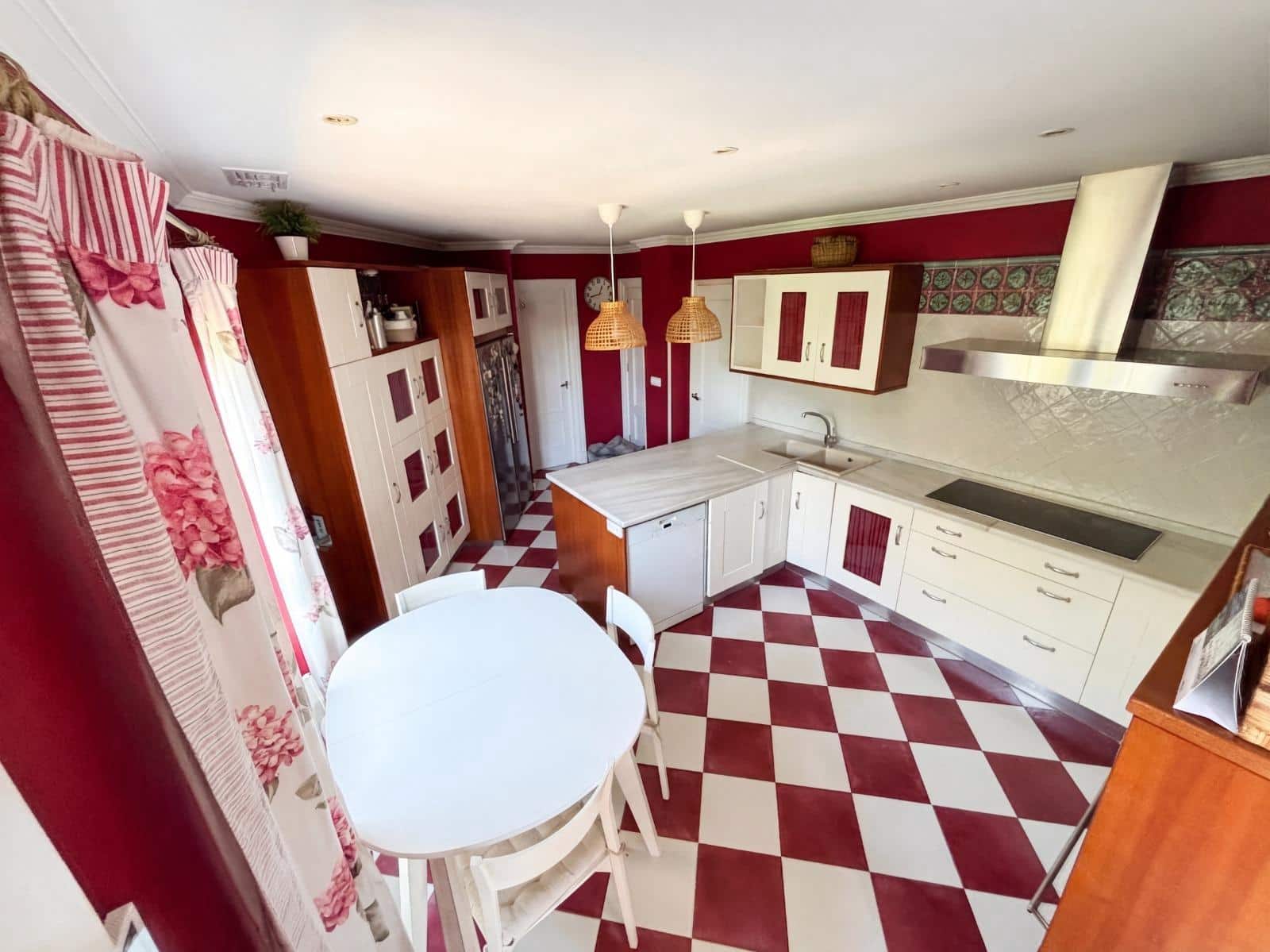 5 bedroom Villa for sale in Jerez de la Frontera with pool garage - € 1,198,000 (Ref: 9932098)