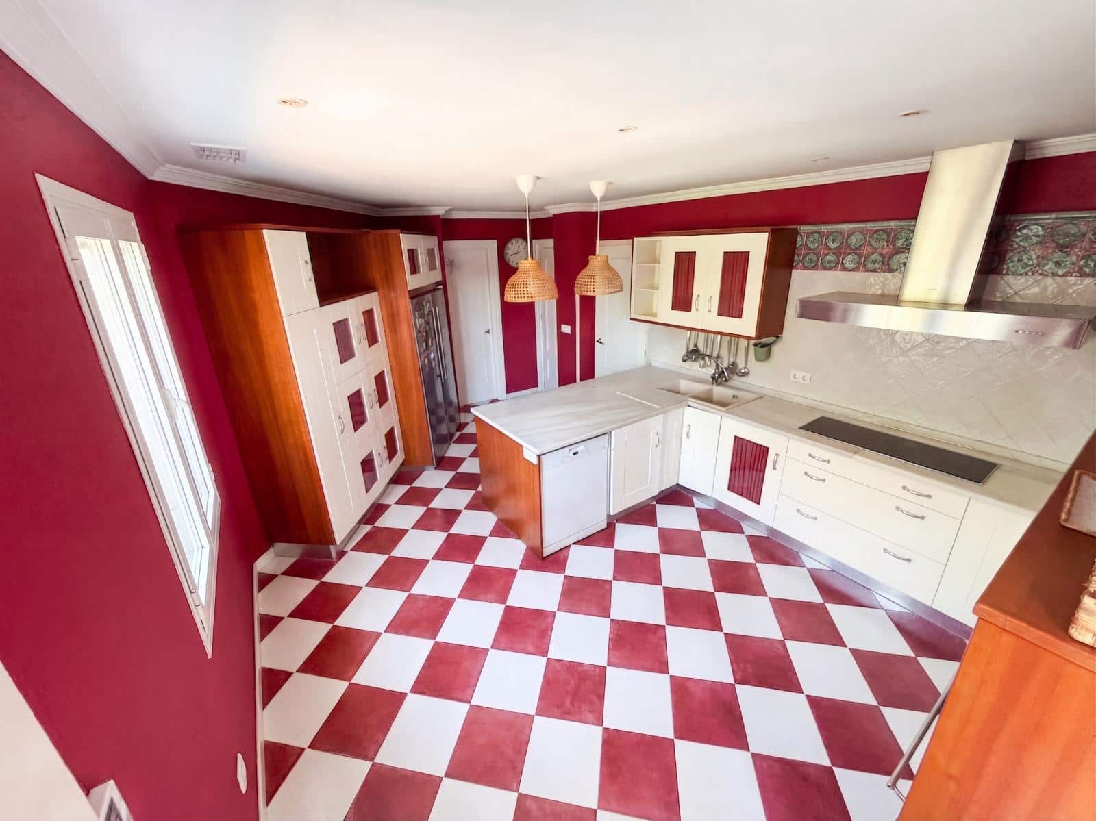 5 bedroom Villa for sale in Jerez de la Frontera with pool garage - € 1,198,000 (Ref: 9932098)