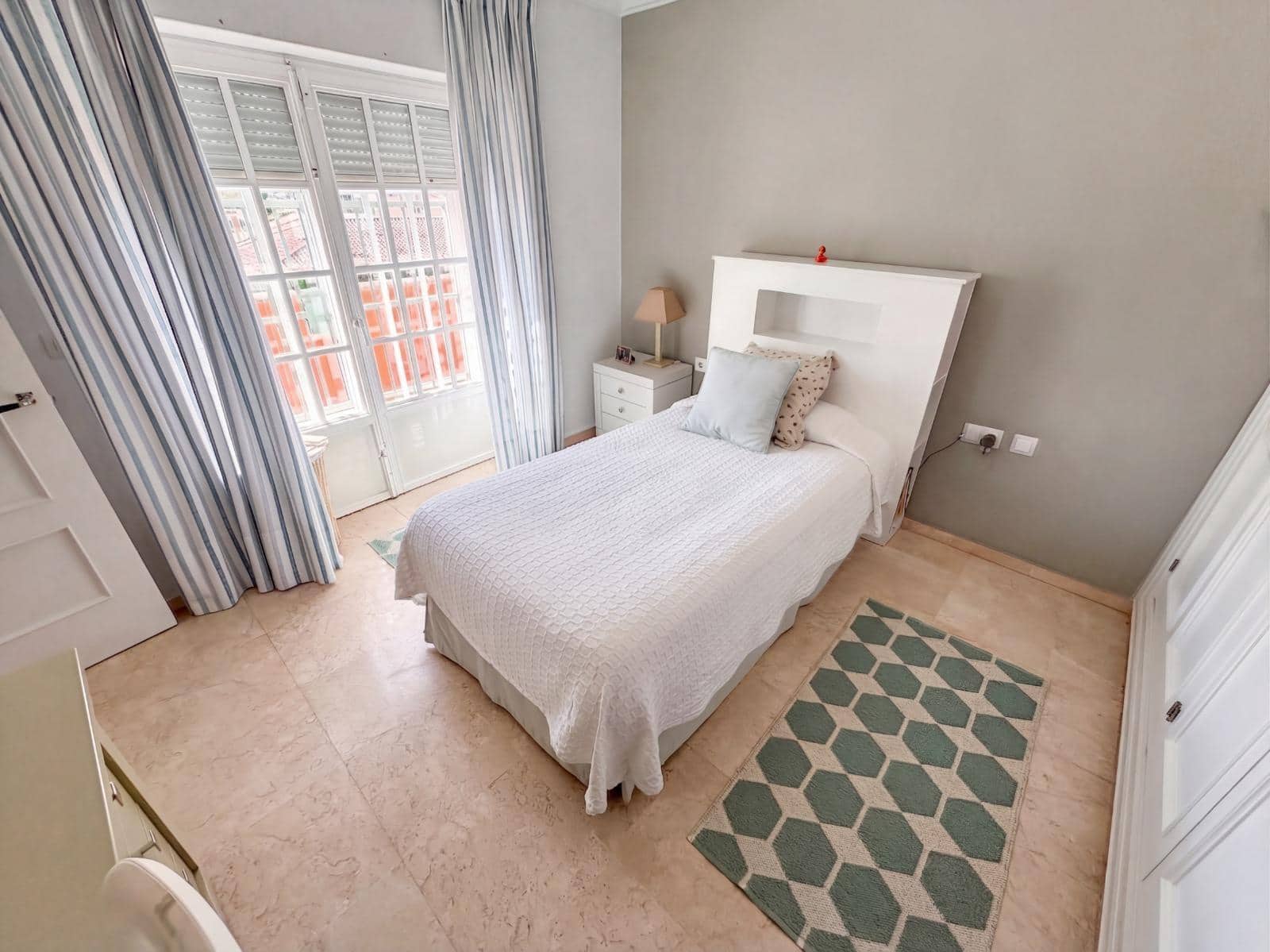 5 bedroom Villa for sale in Jerez de la Frontera with pool garage - € 1,198,000 (Ref: 9932098)