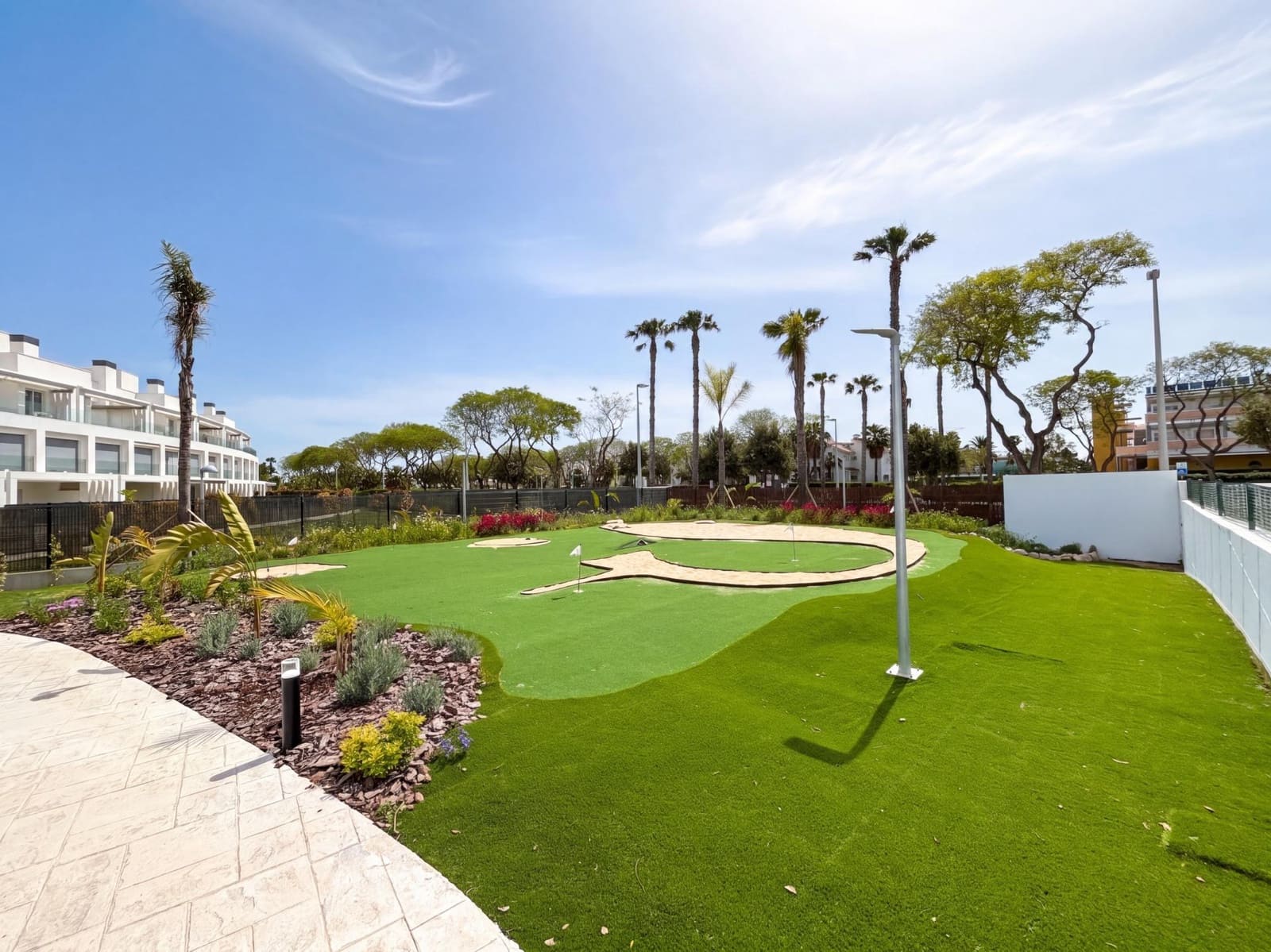 3 sovrum Lägenhet till salu i Chipiona med pool garage - 695 000 € (Ref: 9932100)