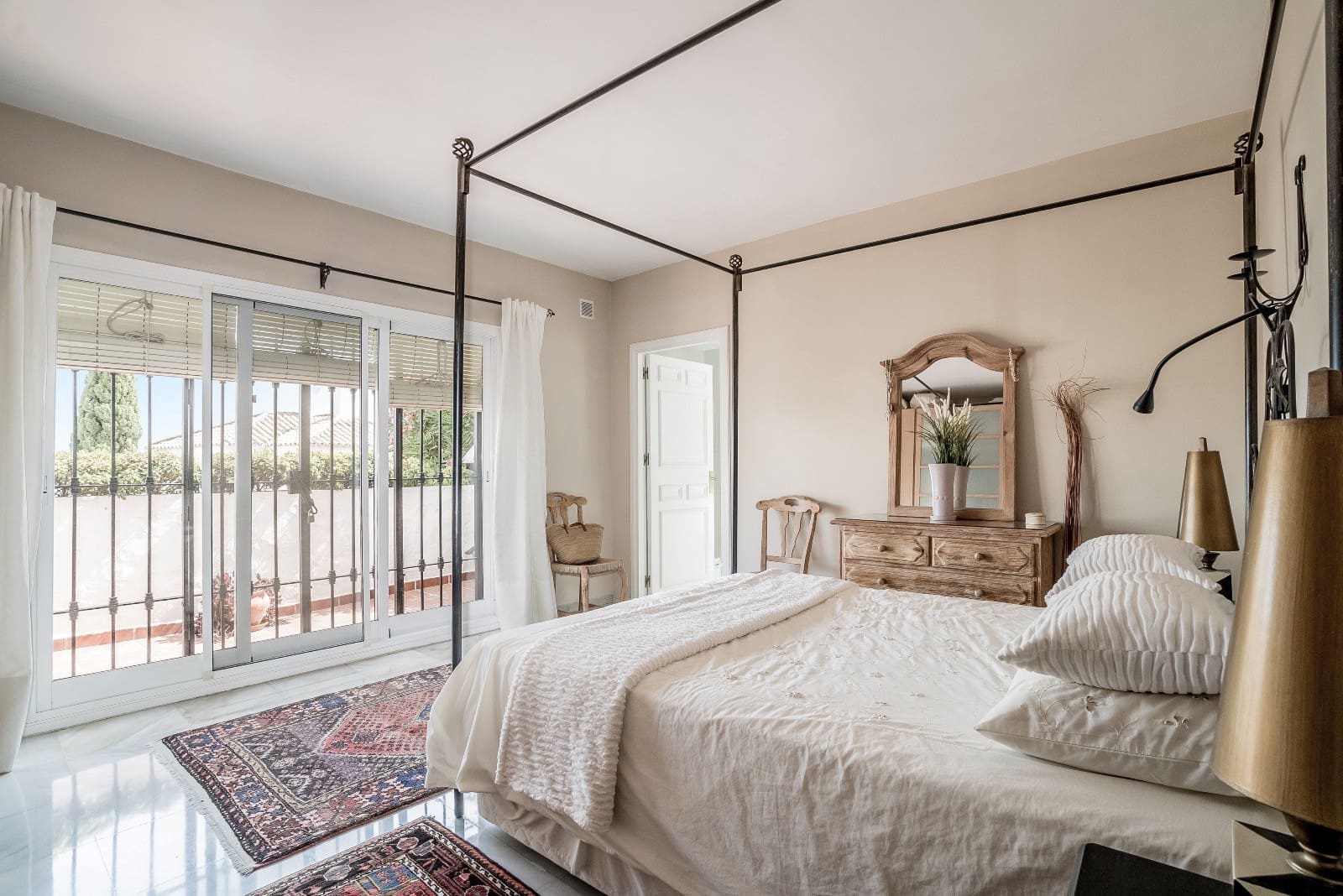 2 soveværelse Lejlighed til salg i Benahavis med swimmingpool garage - € 535.000 (Ref: 8384634)