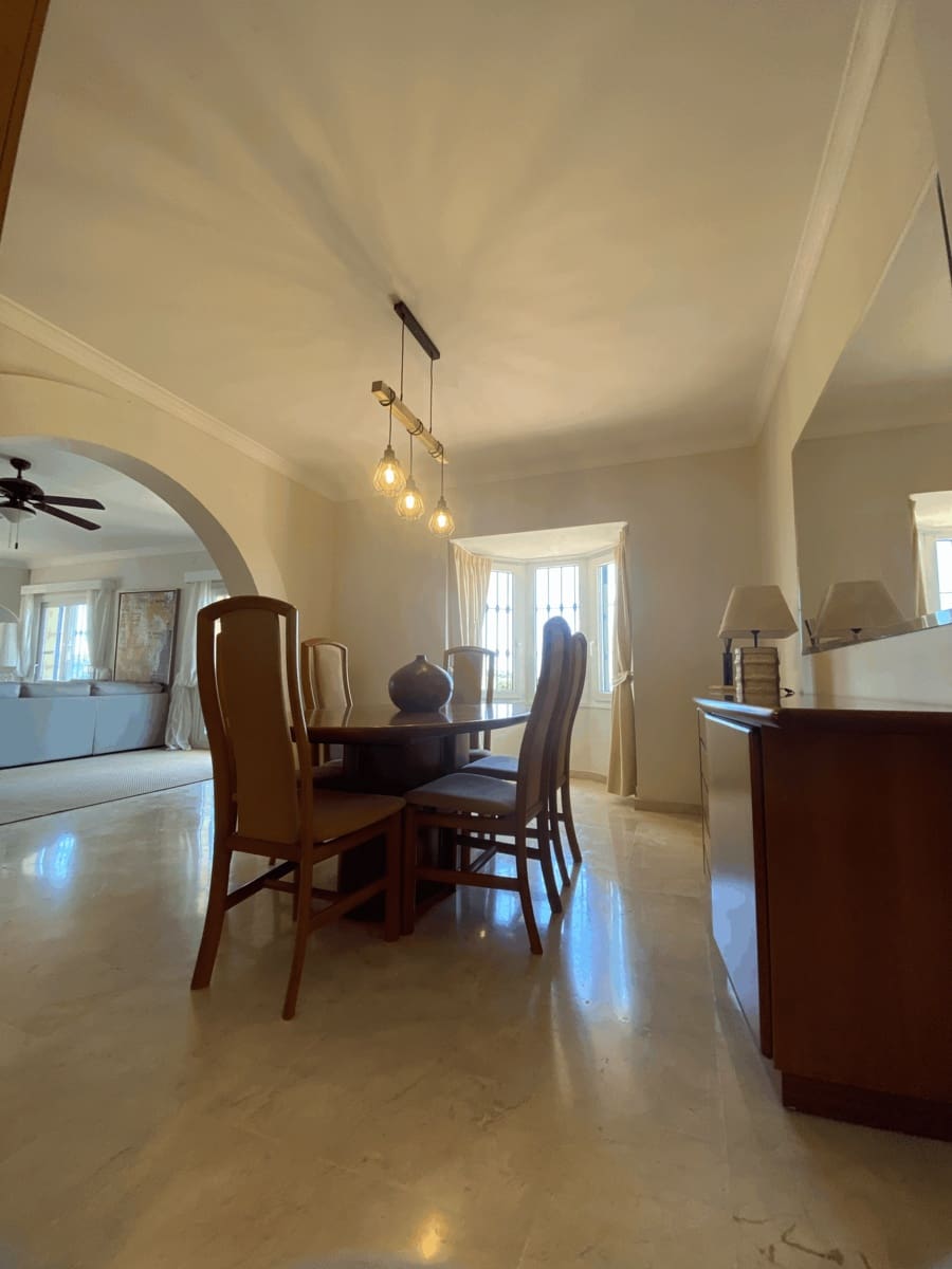   4 soveværelse   ferieVilla i Mijas   med   swimmingpool  garage  - € 2.065 (Ref: 8384635)