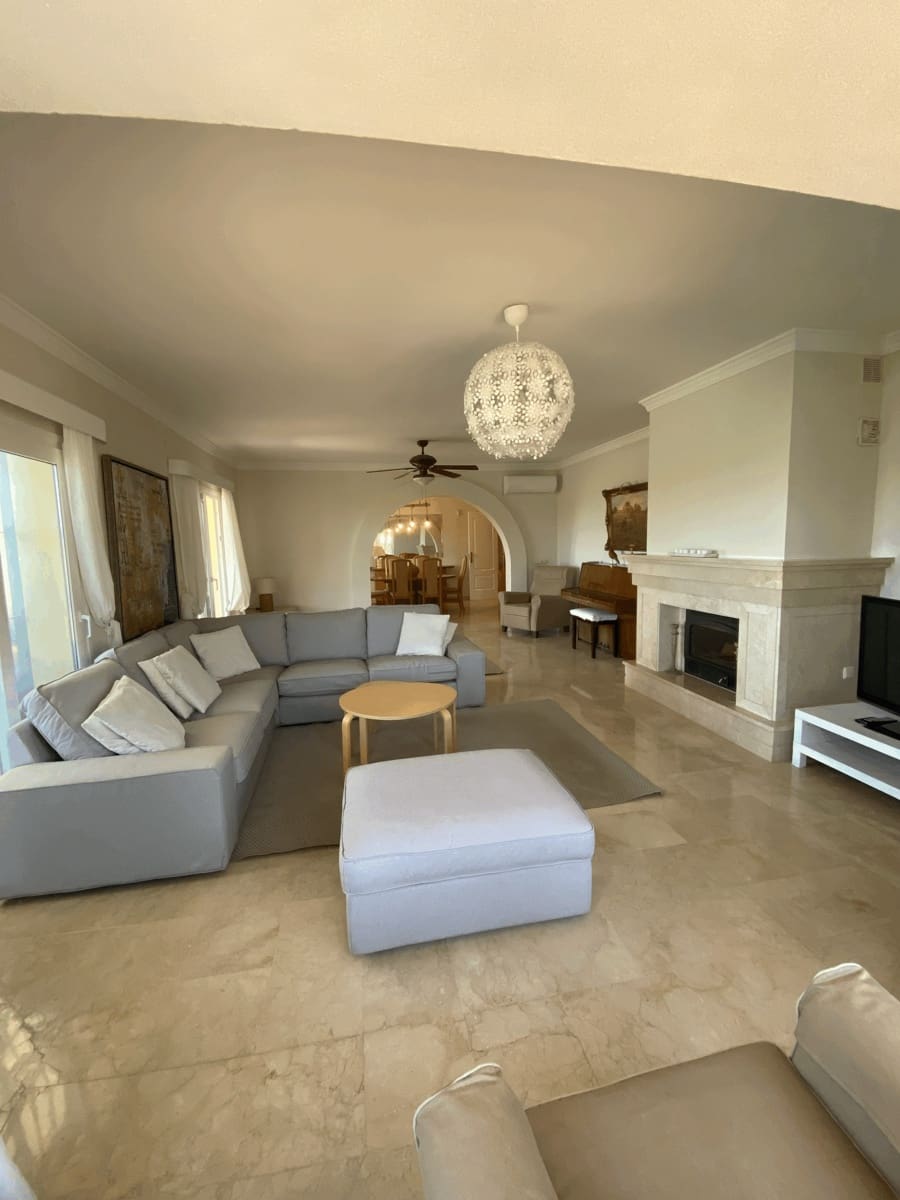   4 soveværelse   ferieVilla i Mijas   med   swimmingpool  garage  - € 2.065 (Ref: 8384635)