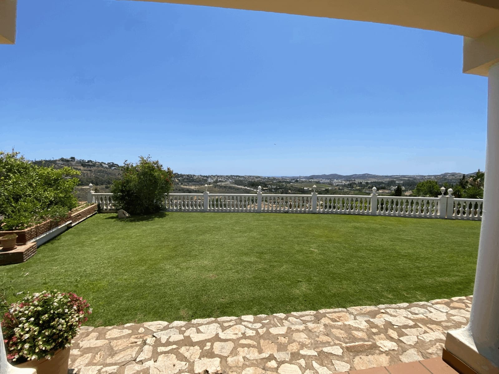   4 soveværelse   ferieVilla i Mijas   med   swimmingpool  garage  - € 2.065 (Ref: 8384635)