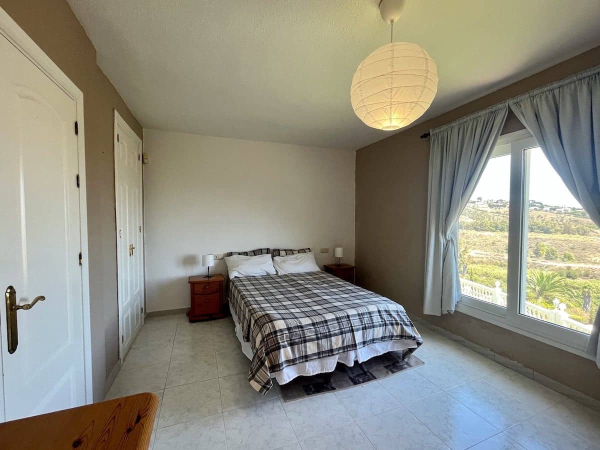   4 soveværelse   ferieVilla i Mijas   med   swimmingpool  garage  - € 2.065 (Ref: 8384635)