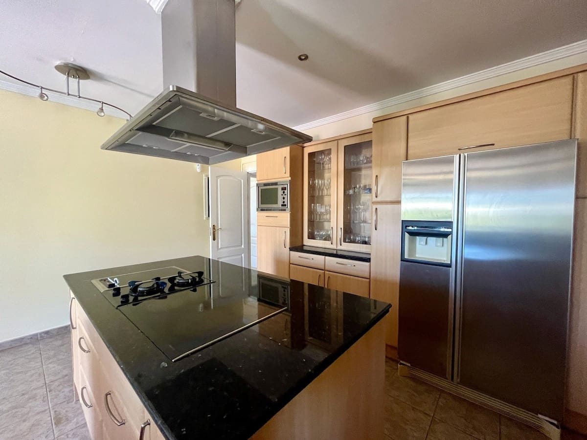   4 soveværelse   ferieVilla i Mijas   med   swimmingpool  garage  - € 2.065 (Ref: 8384635)