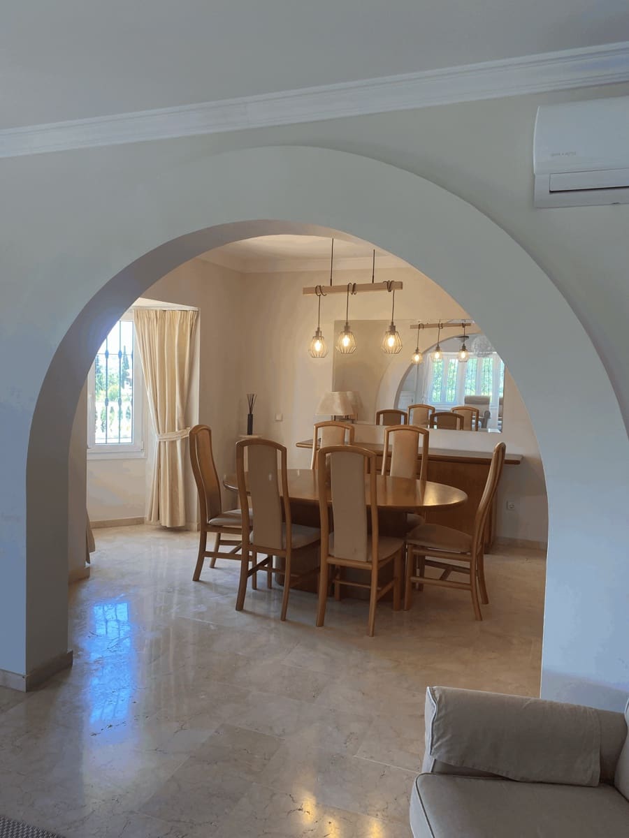   4 soveværelse   ferieVilla i Mijas   med   swimmingpool  garage  - € 2.065 (Ref: 8384635)