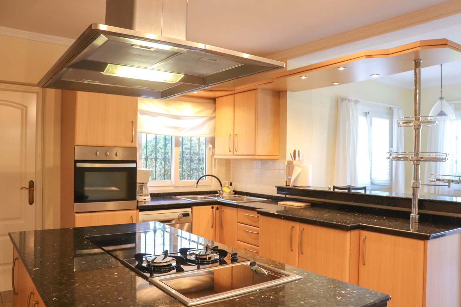   4 soveværelse   ferieVilla i Mijas   med   swimmingpool  garage  - € 2.065 (Ref: 8384635)