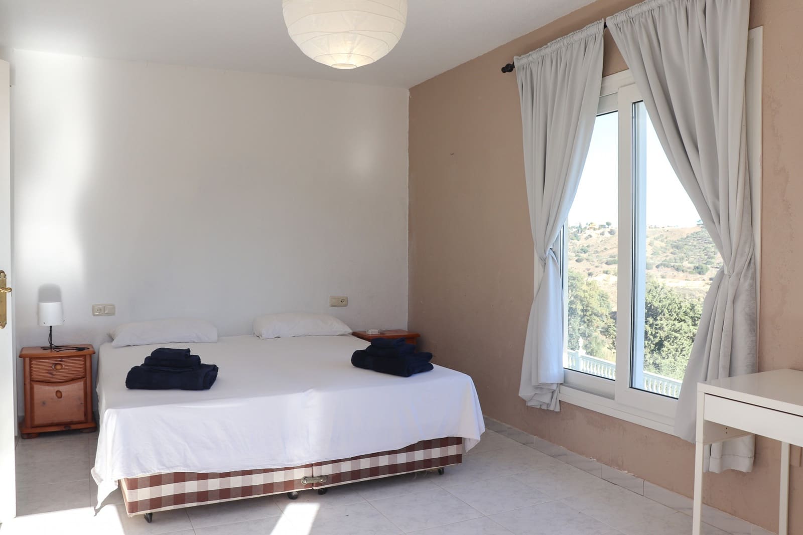   4 soveværelse   ferieVilla i Mijas   med   swimmingpool  garage  - € 2.065 (Ref: 8384635)