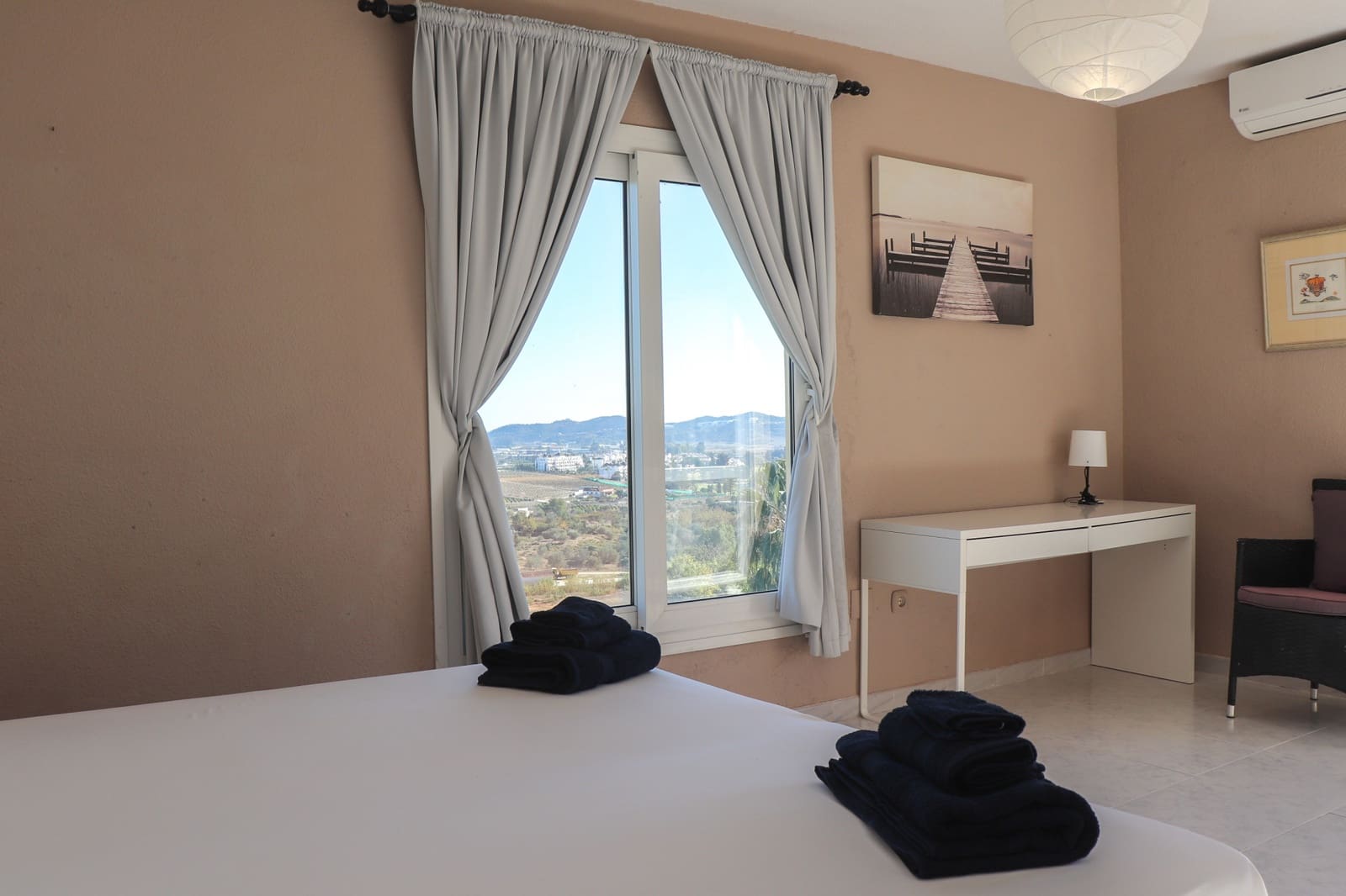   4 soveværelse   ferieVilla i Mijas   med   swimmingpool  garage  - € 2.065 (Ref: 8384635)