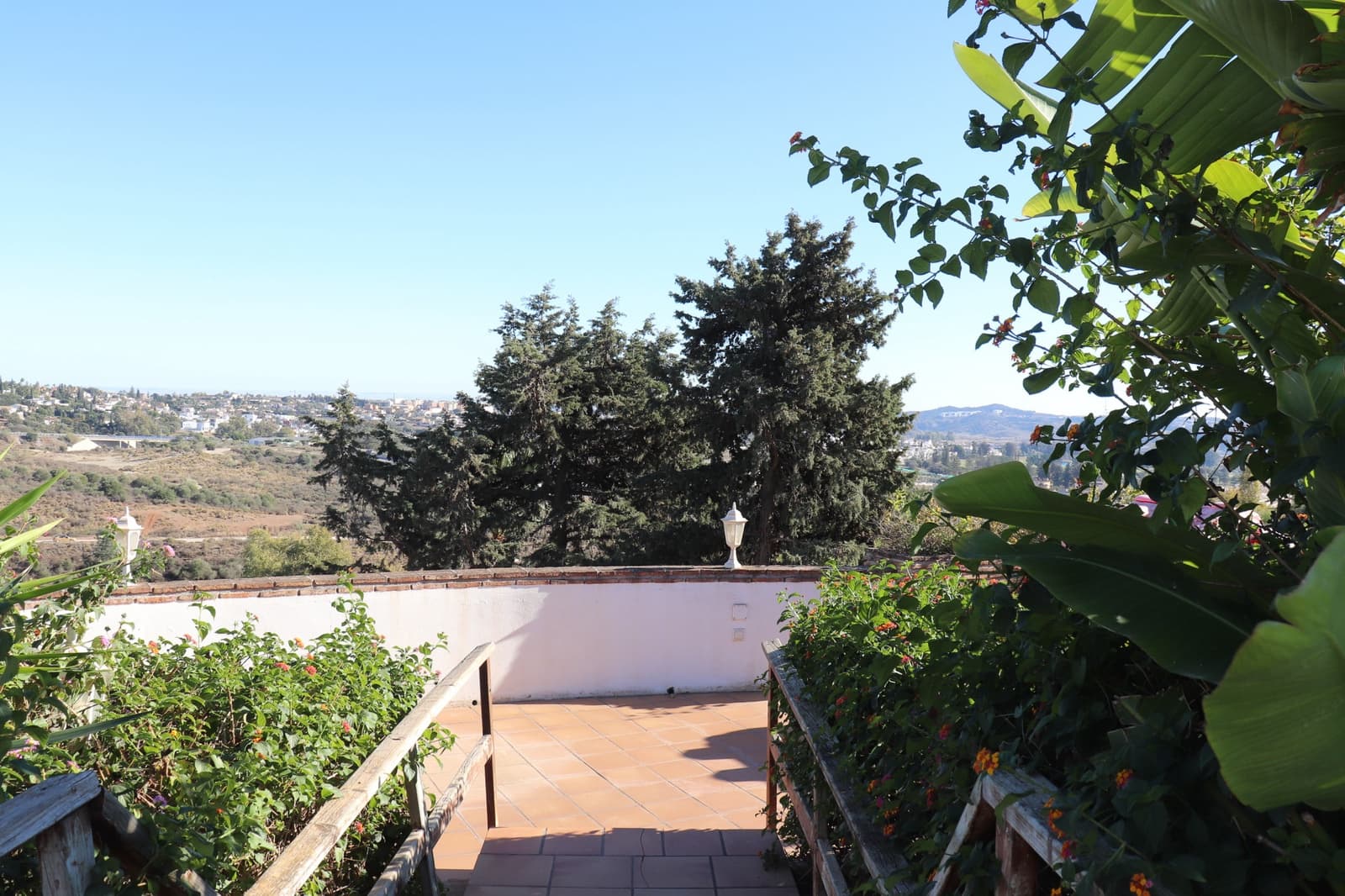   4 soveværelse   ferieVilla i Mijas   med   swimmingpool  garage  - € 2.065 (Ref: 8384635)