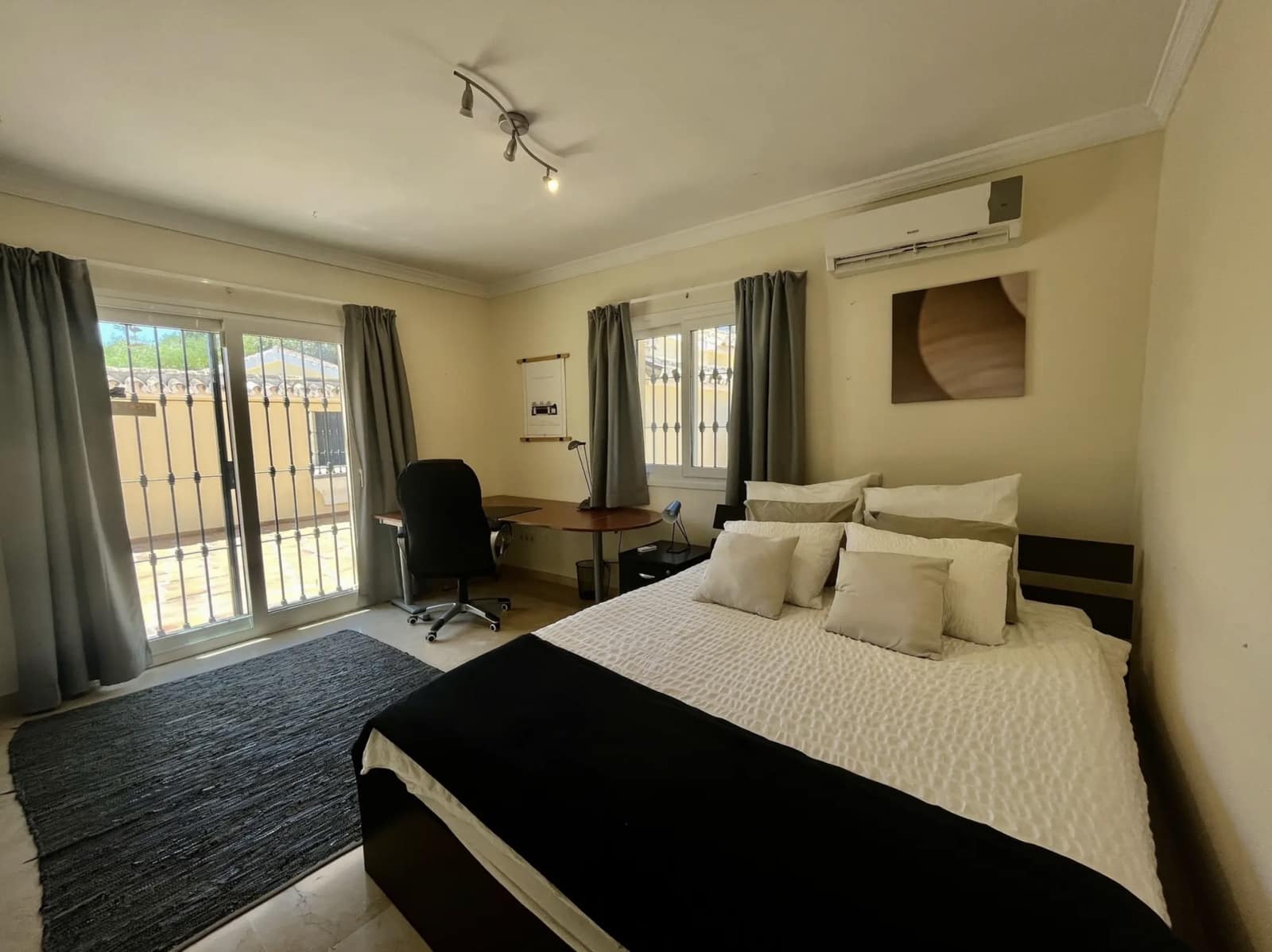   4 soveværelse   ferieVilla i Mijas   med   swimmingpool  garage  - € 2.065 (Ref: 8384635)