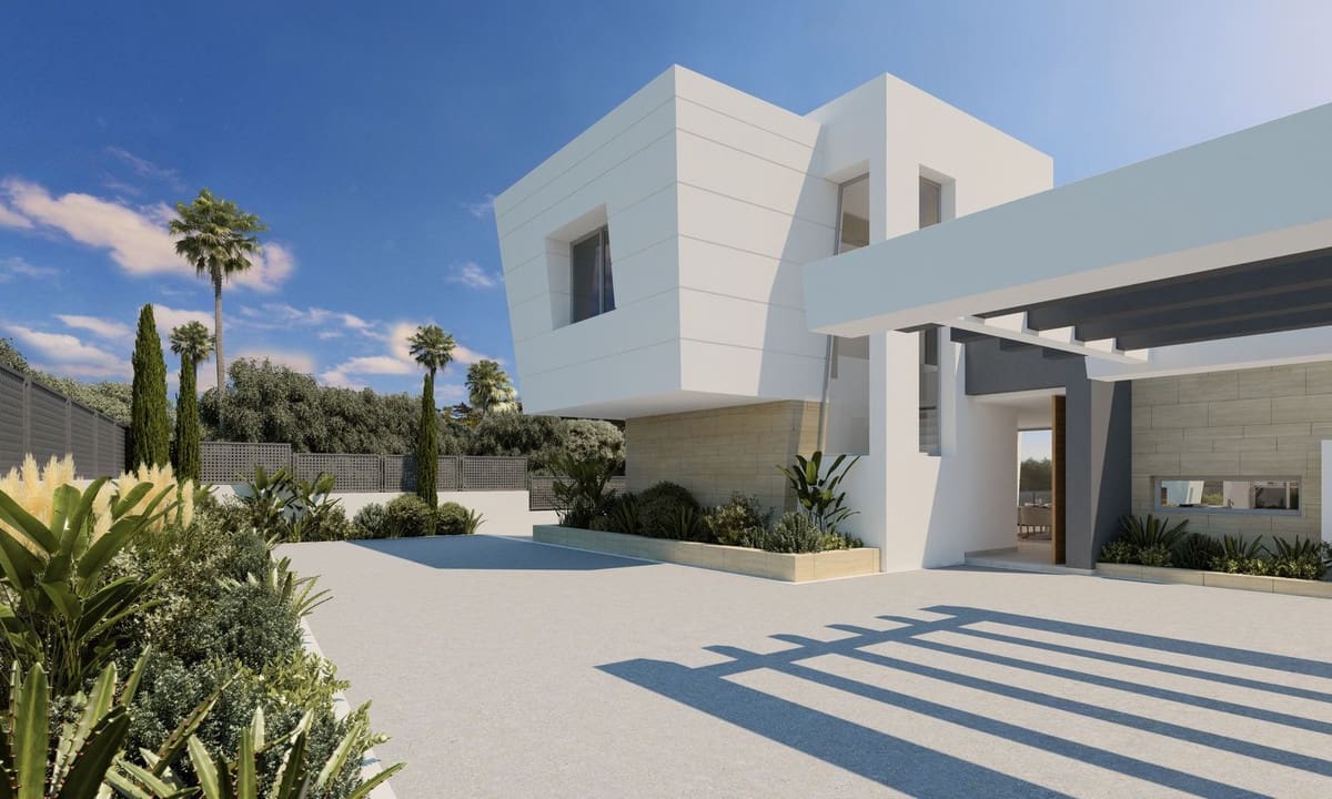 4 bedroom Villa for sale in Marbella with pool garage - € 2,495,000 (Ref: 8384640)