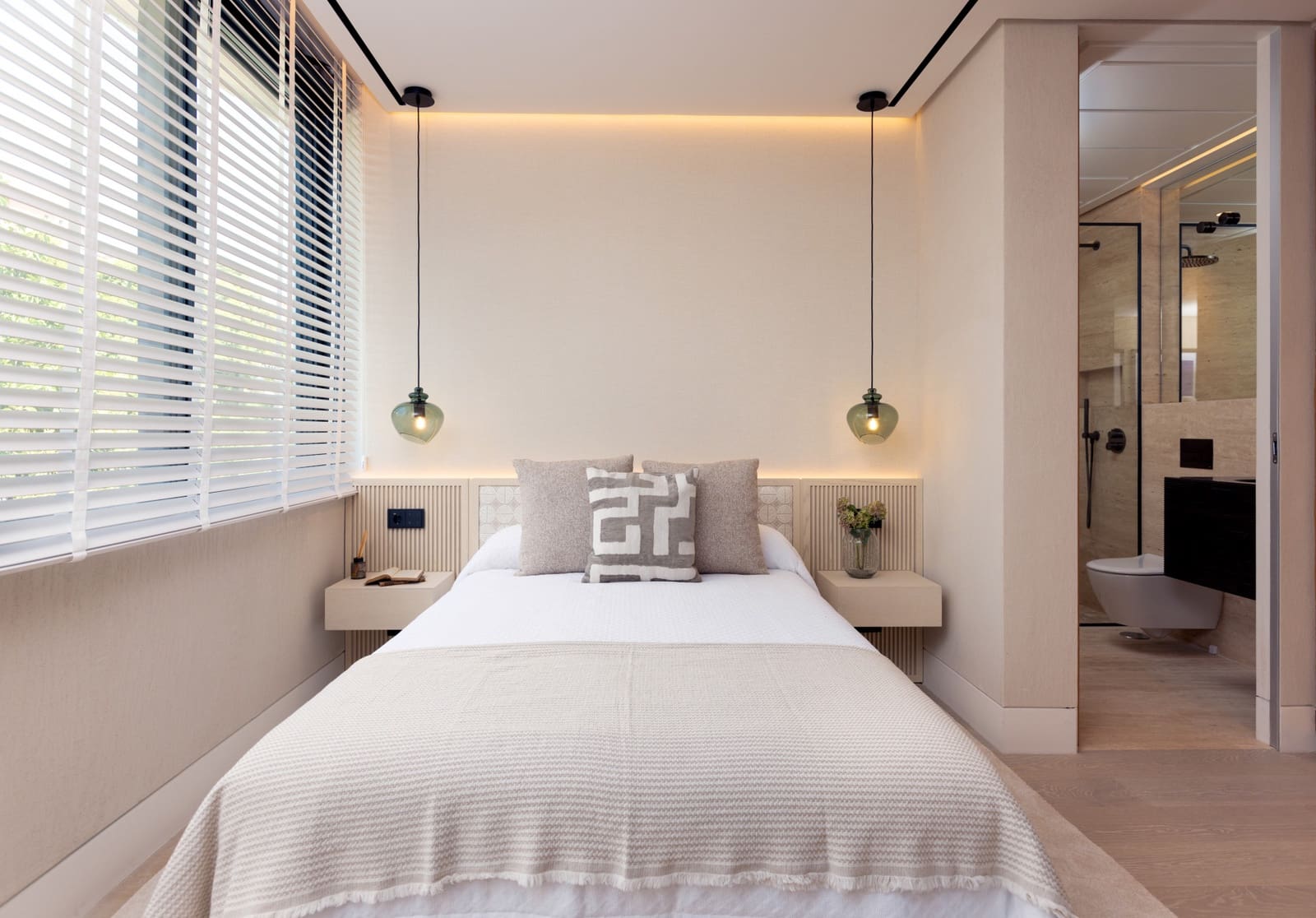 3 bedroom Apartment for sale in Estepona with pool garage - € 2,490,000 (Ref: 8475893)