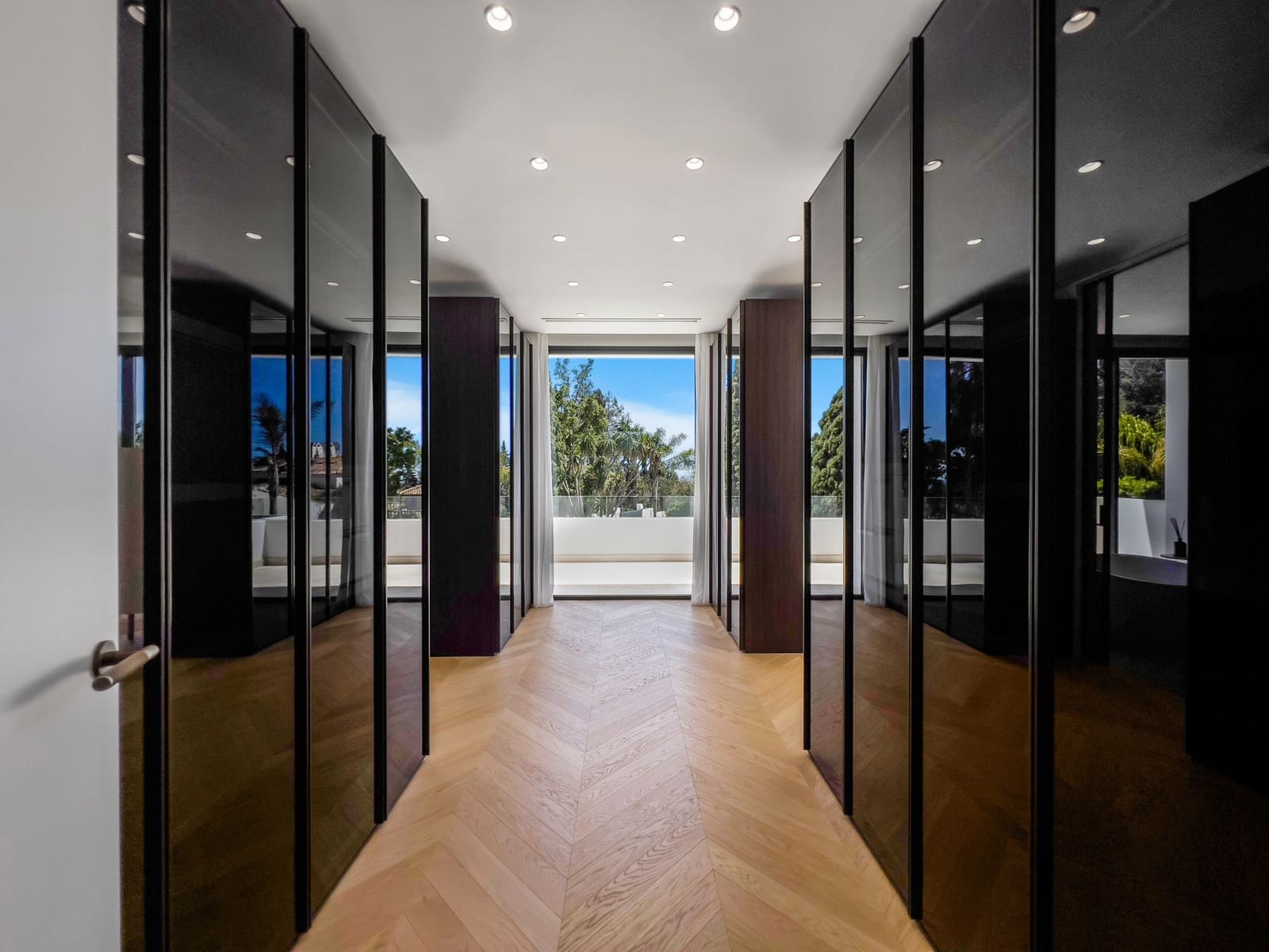 6 bedroom Villa for sale in Golden Mile with pool garage - € 6,400,000 (Ref: 8538237)