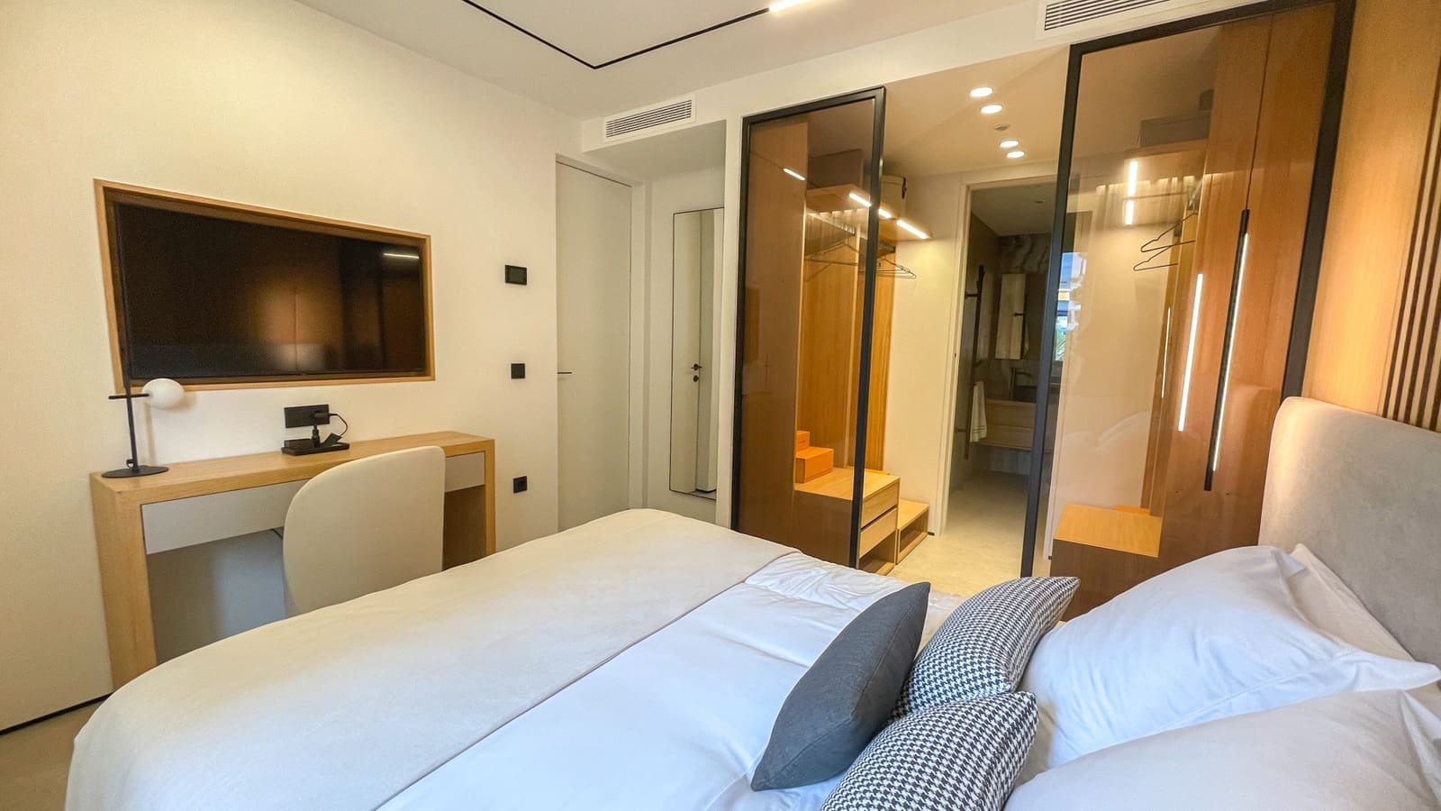 2 slaapkamer Appartement te koop in Puerto Banus met zwembad garage - € 749.000 (Ref: 8624876)