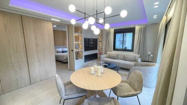 2 slaapkamer Appartement te koop in Puerto Banus, Marbella met zwembad garage - € 749.000 (Ref: 8624876)