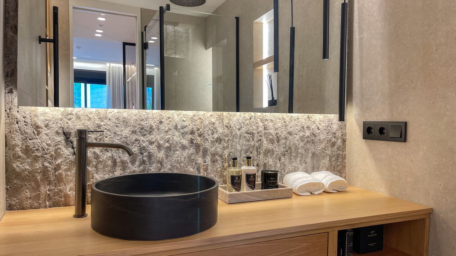 2 slaapkamer Appartement te koop in Puerto Banus met zwembad garage - € 749.000 (Ref: 8624876)