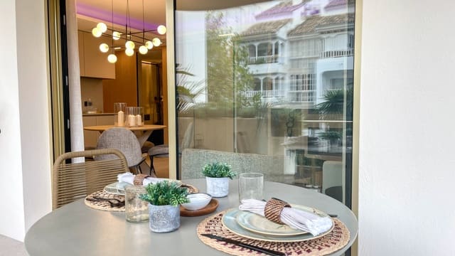 2 slaapkamer Appartement te koop in Puerto Banus, Marbella met zwembad garage - € 749.000 (Ref: 8624876)