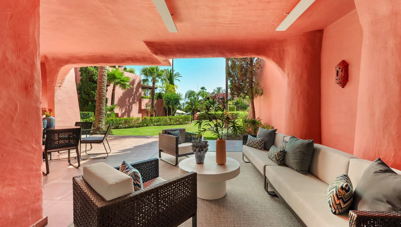 3 chambre Appartement à vendre à Estepona avec piscine garage - 1 825 000 € (Ref: 8654784)