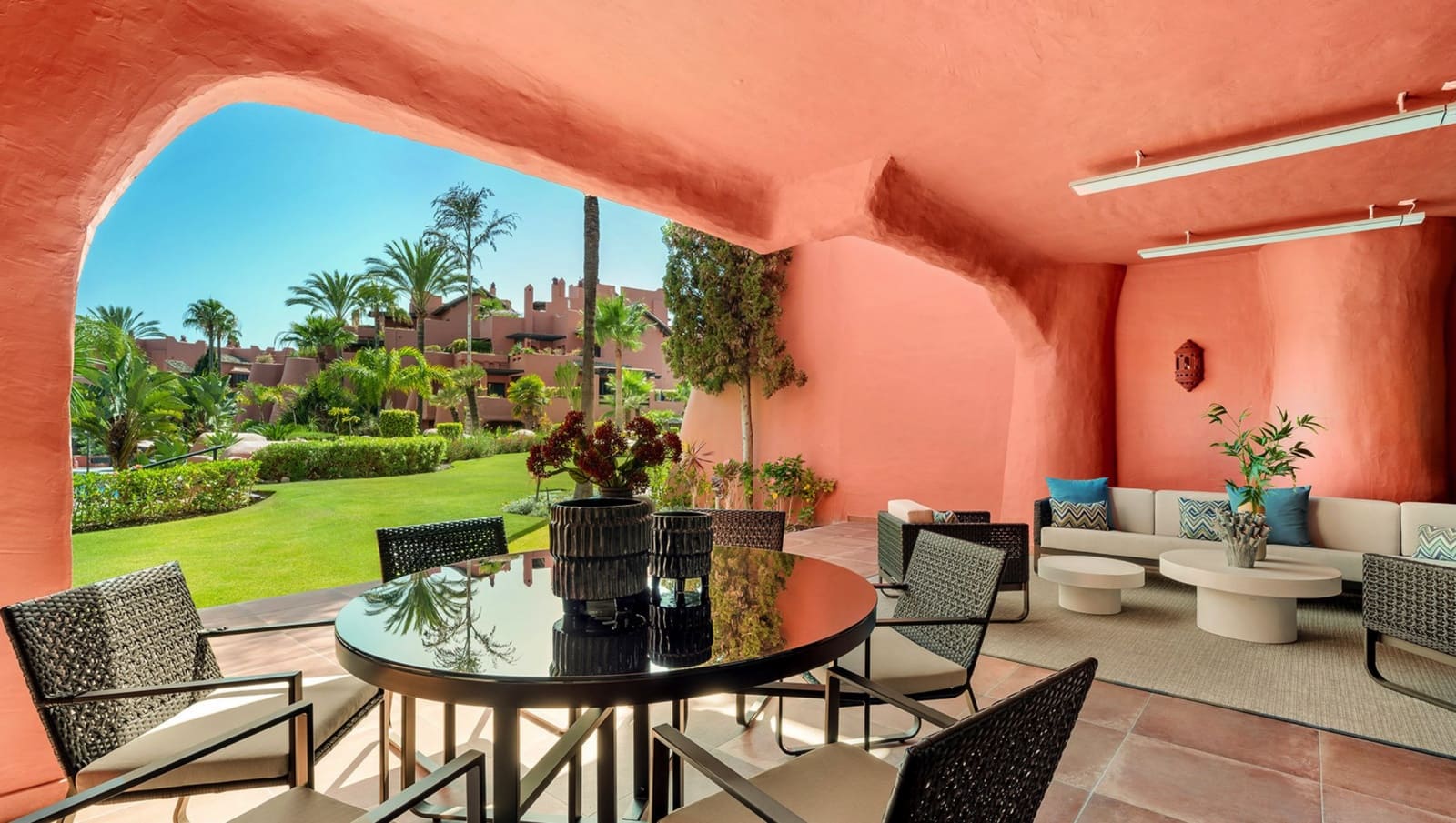 3 chambre Appartement à vendre à Estepona avec piscine garage - 1 825 000 € (Ref: 8654784)