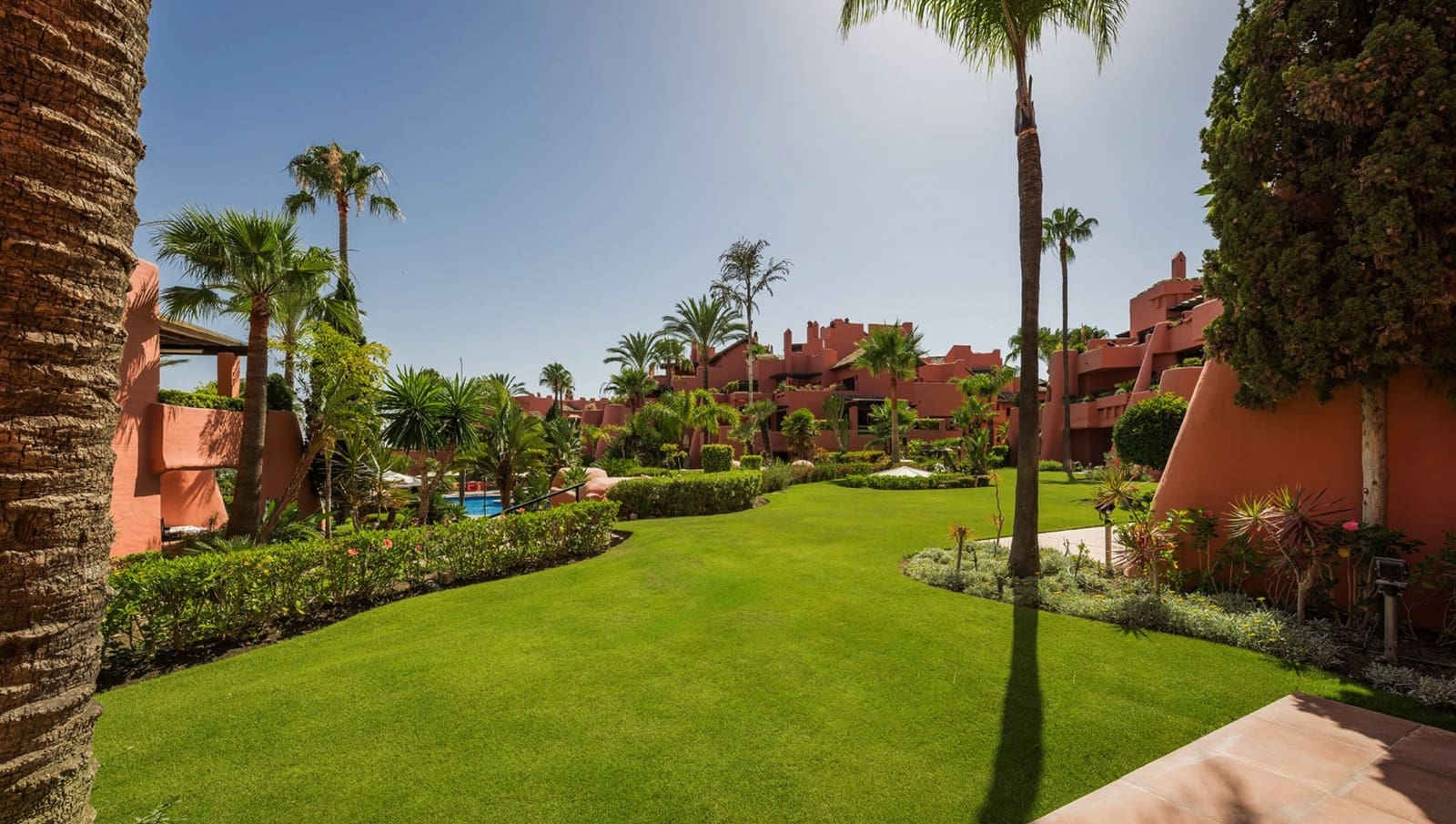 3 chambre Appartement à vendre à Estepona avec piscine garage - 1 825 000 € (Ref: 8654784)