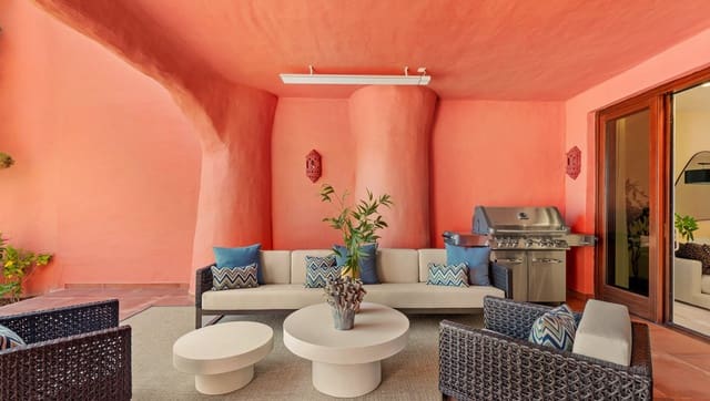 Apartamento de 3 habitaciones en Cancelada, Estepona en venta con piscina garaje - 1.825.000 € (Ref: 8654784)