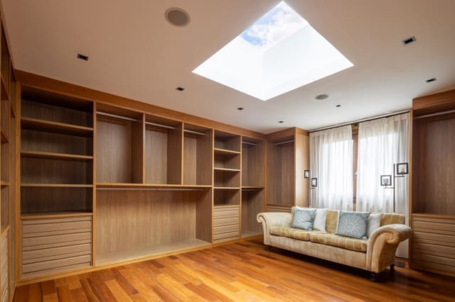 6 bedroom Villa for holiday rental in Marbella with pool garage - € 31,500 (Ref: 8715323)