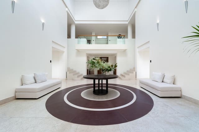   6 soveværelse   ferieVilla i Marbella med   swimmingpool  garage  - € 31.500 (Ref: 8715323)