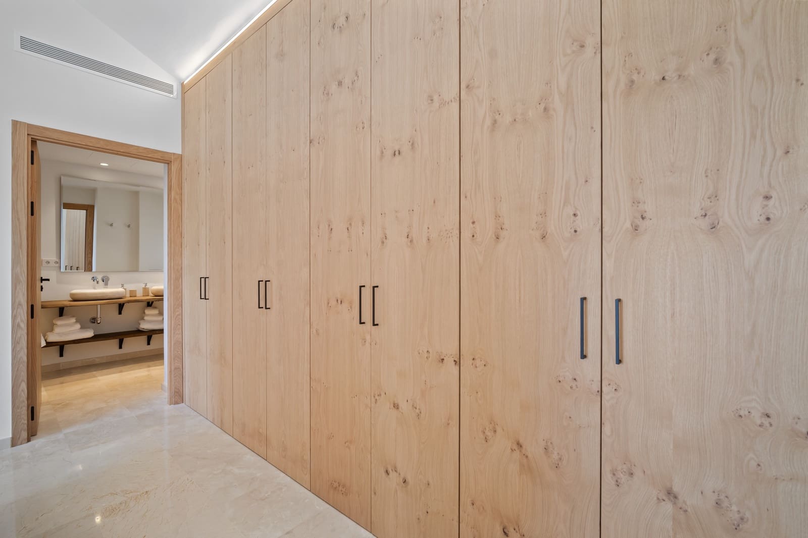 5 bedroom Villa for rent in Nueva Andalucia with pool garage - € 13,000 (Ref: 8721887)